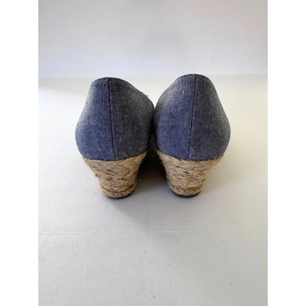 Coach and Four Peep Toe Wedge Size 7.5 Blue Chambray Espadrille Sandals